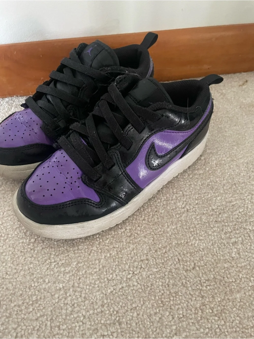 Jordan Kids Low-Top Sneakers in Black and Purple